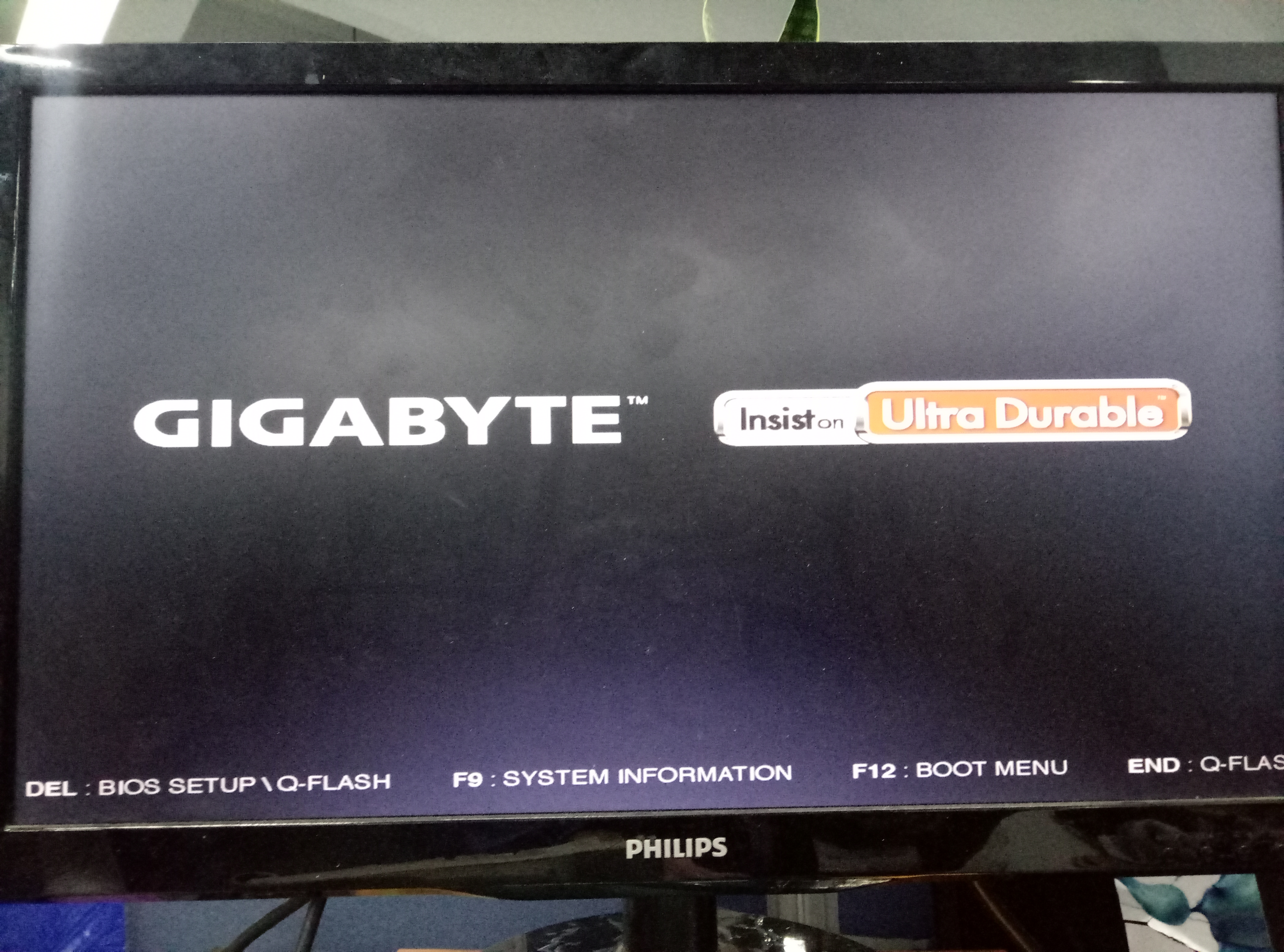 GIGABYTE 技嘉主板进不了 BIOS 的解决方案